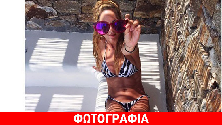 Ντορέττα Παπαδημητρίου: Αν κοιτάξεις καλά στα γυαλιά της… κάποιος «κρύβεται»